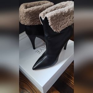 REVOLVE RAYE Austine Black Booties, Size 9